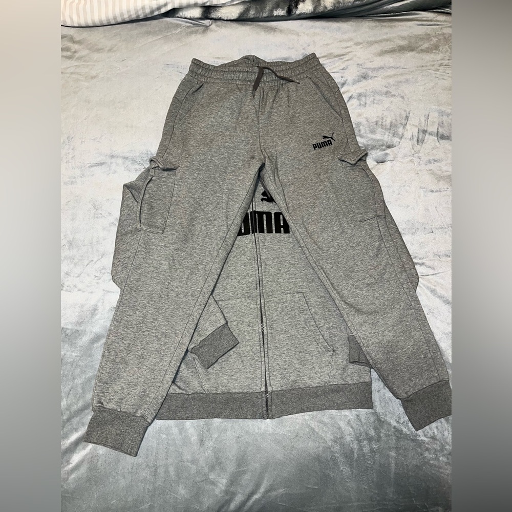 Puma set Pants cargo Joggers and Zip hoodie Size M.    NWOT